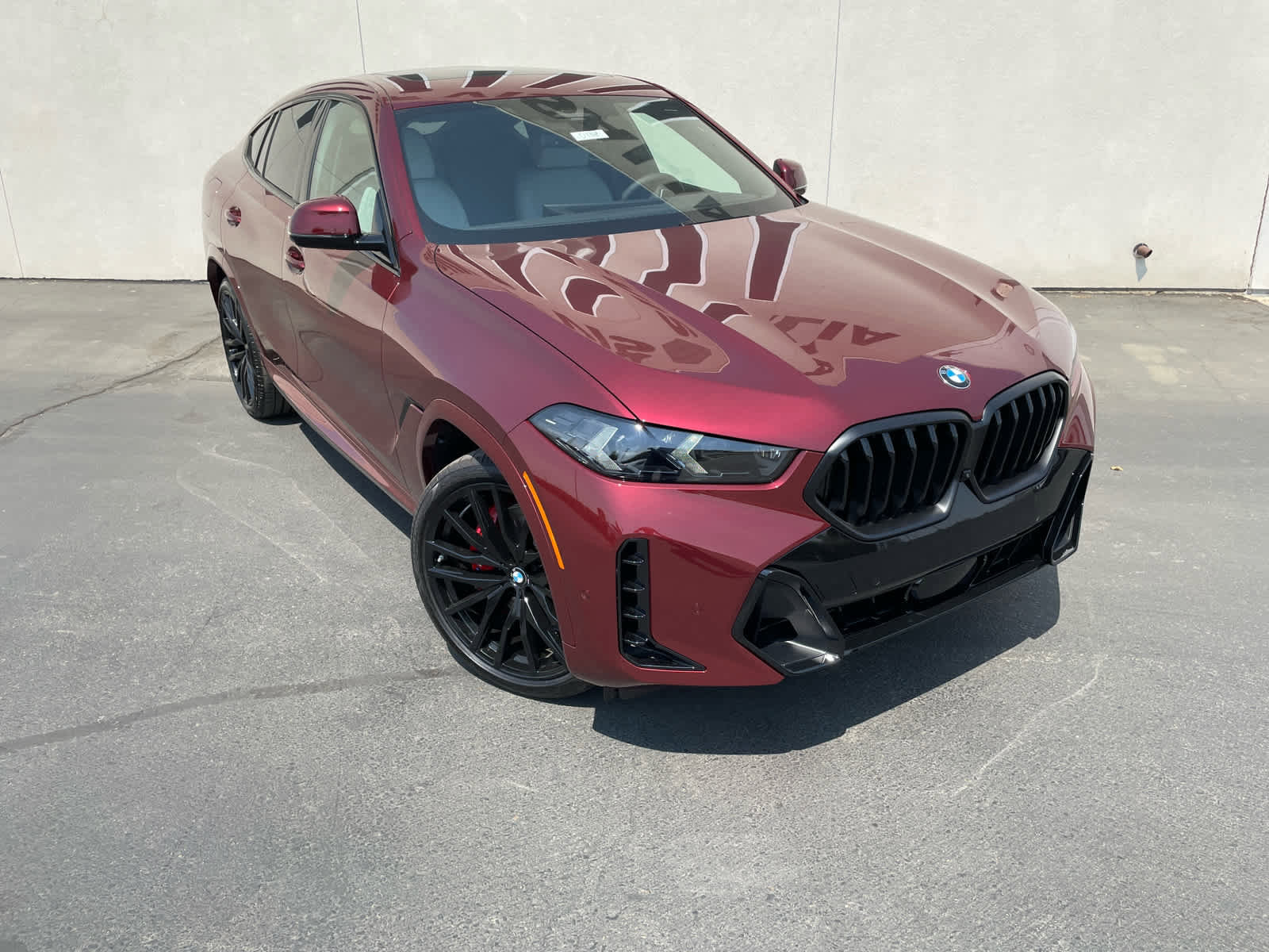 New 2026 BMW X6 xDrive40i w/ Climate Comfort Package image 2
