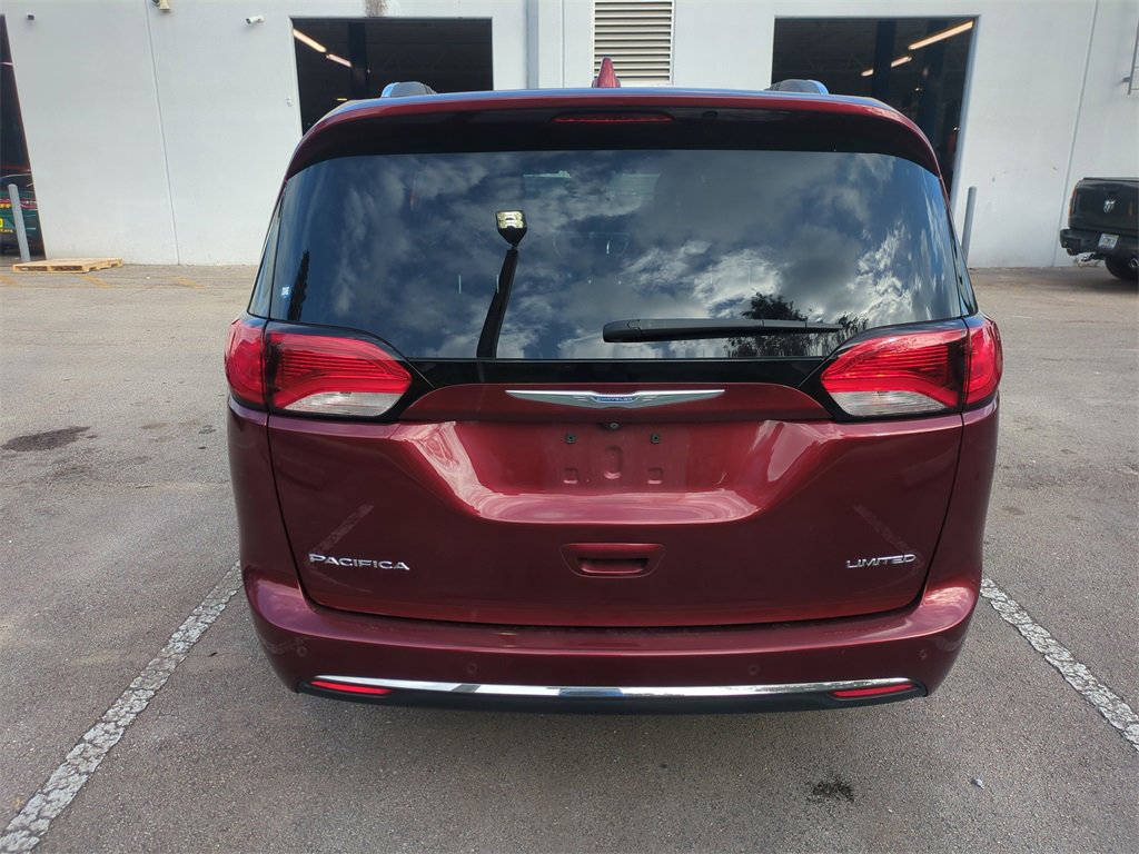 Used 2018 Chrysler Pacifica Limited w/ Tire & Wheel Group image 7