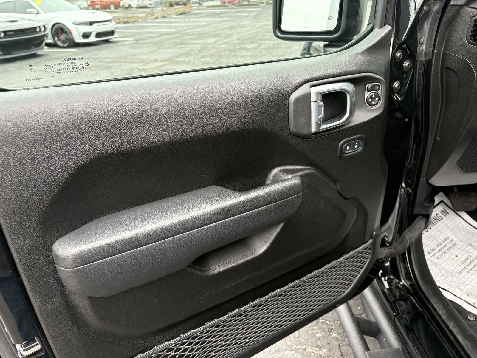 Used 2023 Jeep Wrangler Sport S image 13