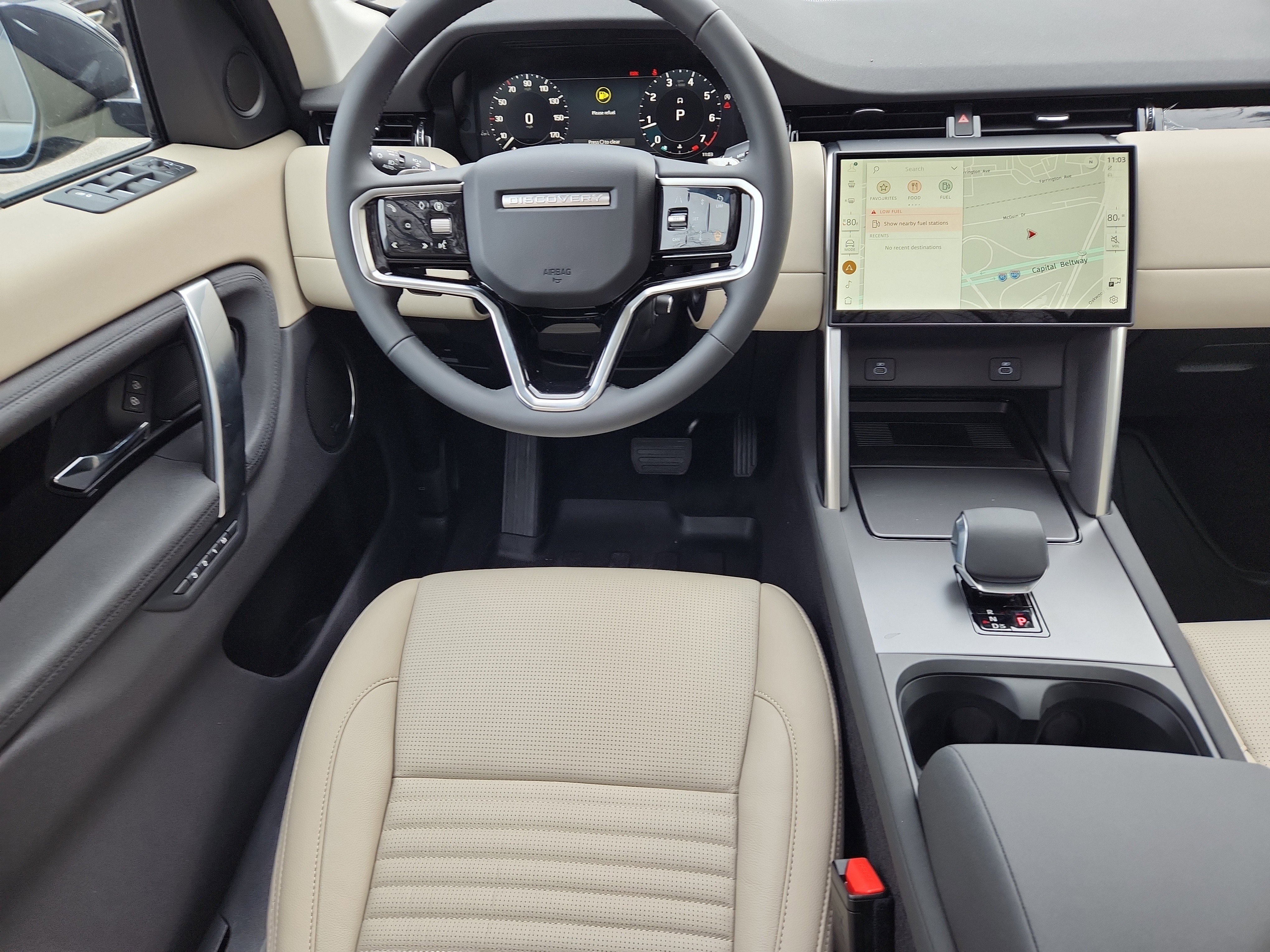 New 2025 Land Rover Discovery Sport S image 4