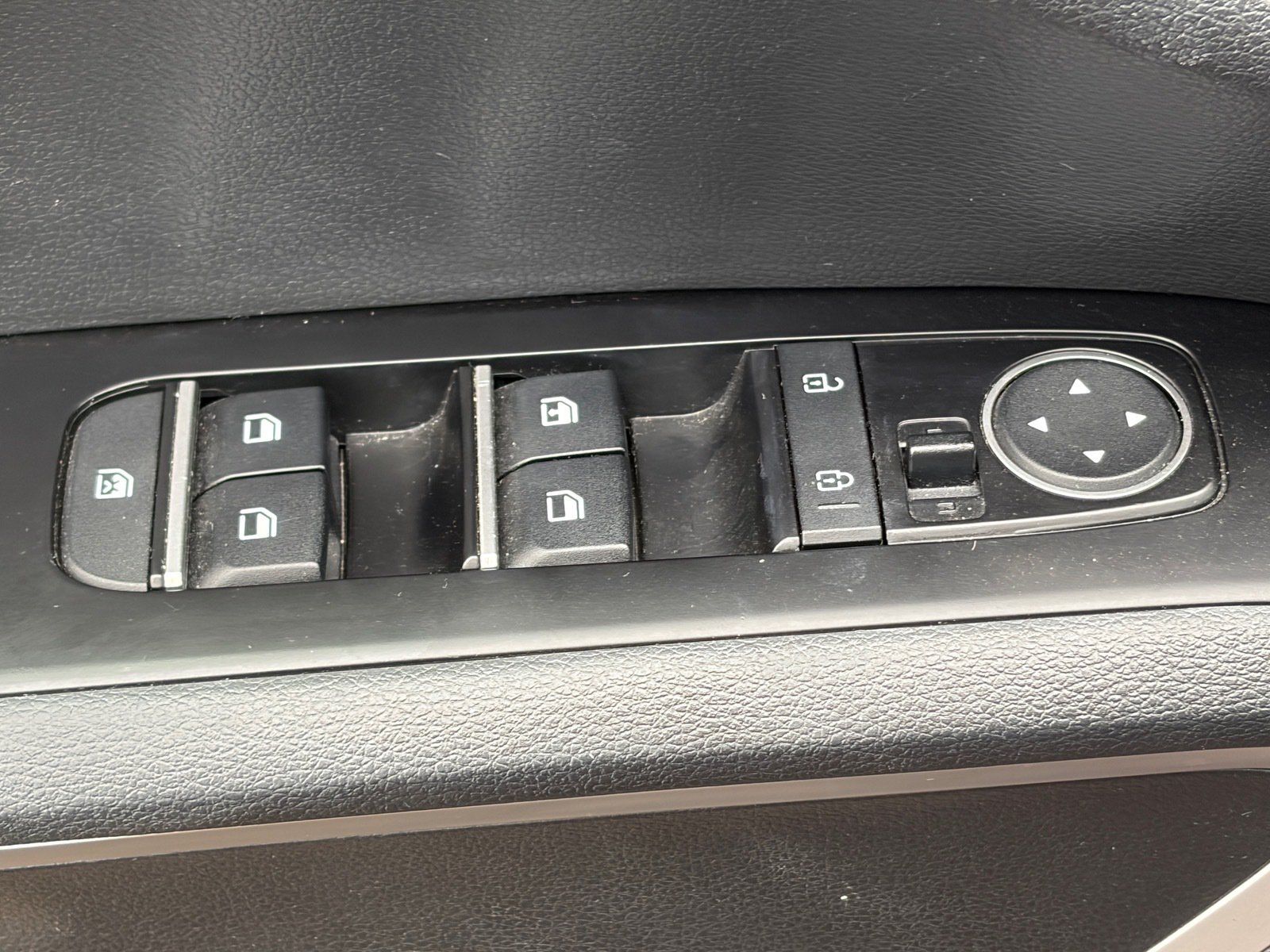 Certified 2022 Kia Soul LX FWD image 7