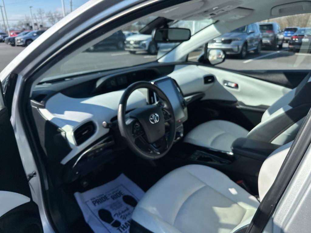 Used 2019 Toyota Prius Limited image 9
