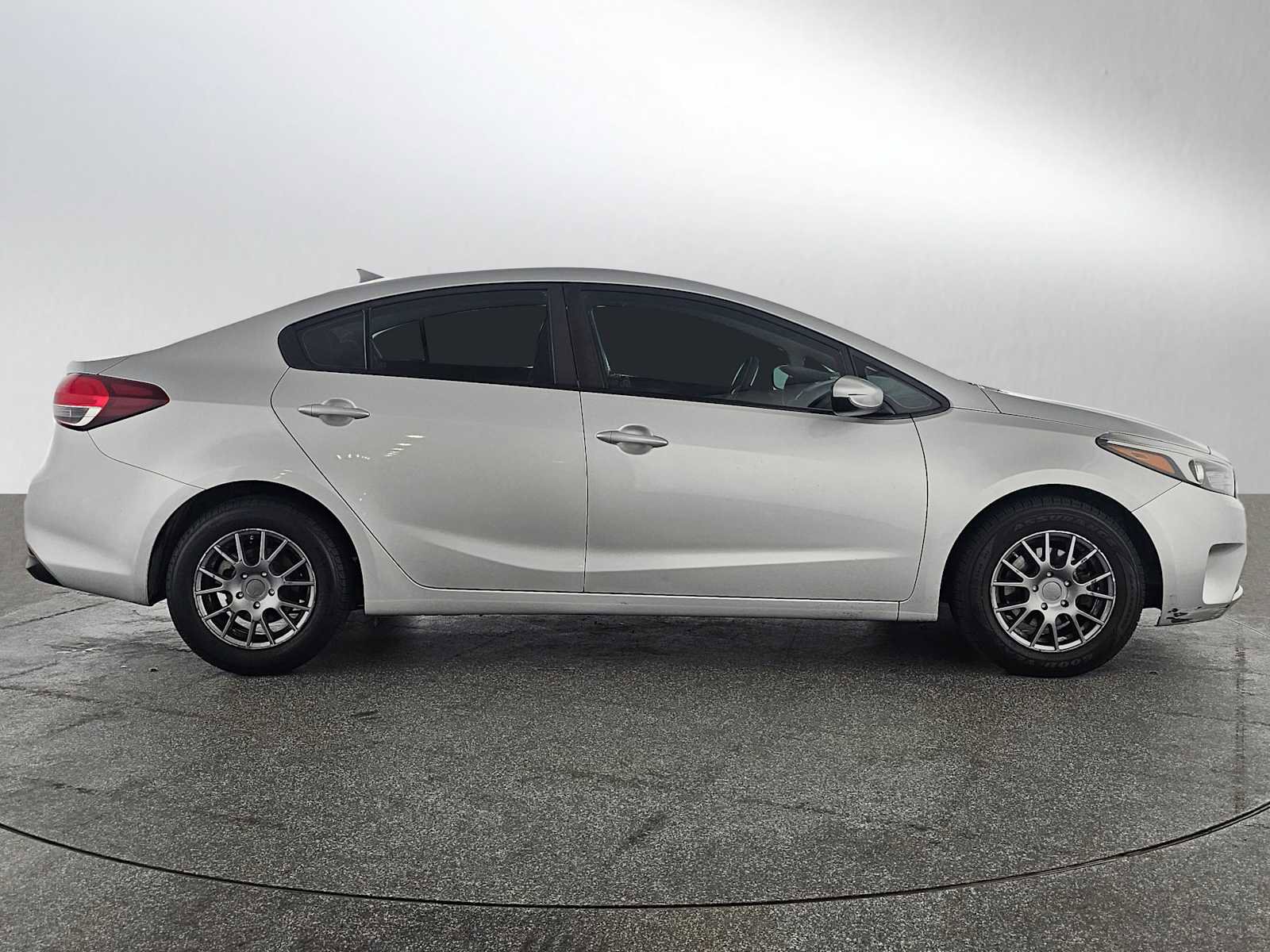 Used 2017 Kia Forte LX w/ LX Popular Package image 6