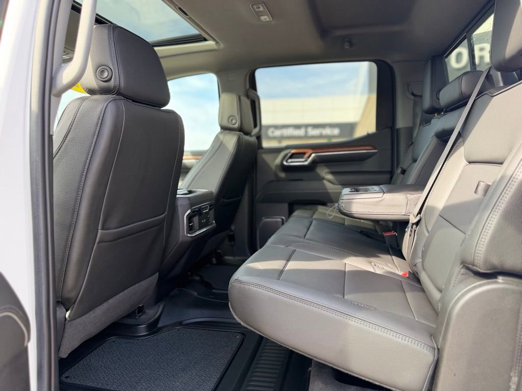 Used 2023 GMC Sierra 1500 Denali w/ Denali Reserve Package AWD/4WD image 8