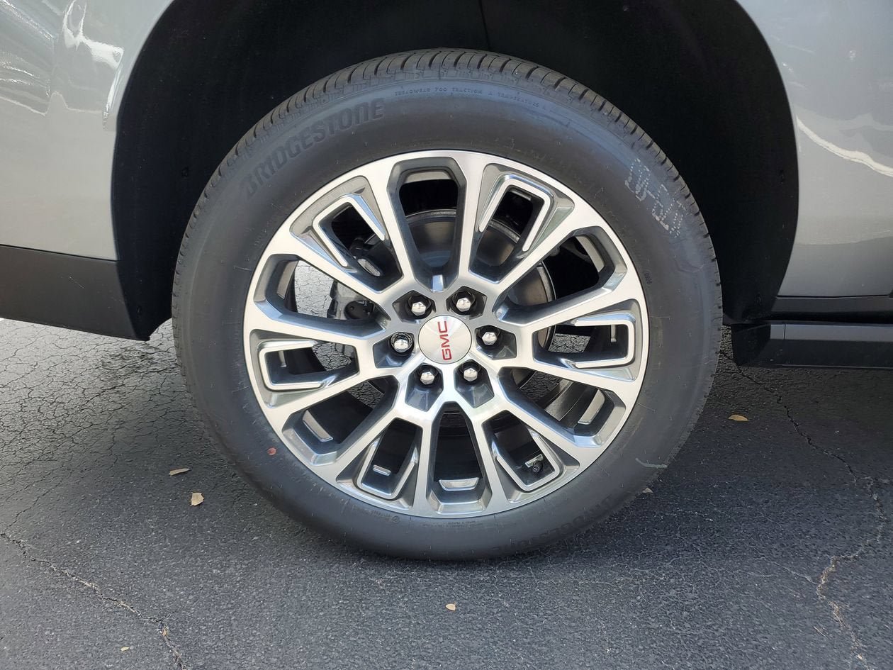 New 2026 GMC Yukon XL Denali w/ Denali Reserve Package AWD/4WD image 6