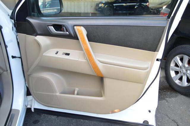 Used 2010 Toyota Highlander 4WD Hybrid image 39