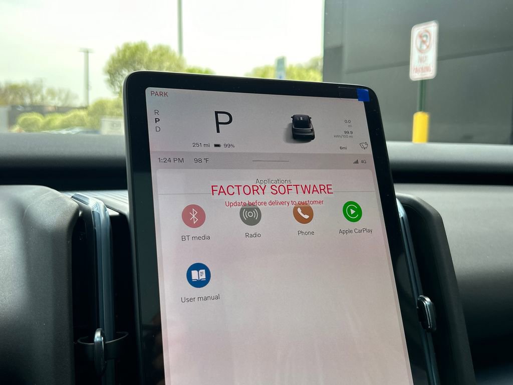 New 2026 Volvo EX30 Plus w/ Climate Package image 15