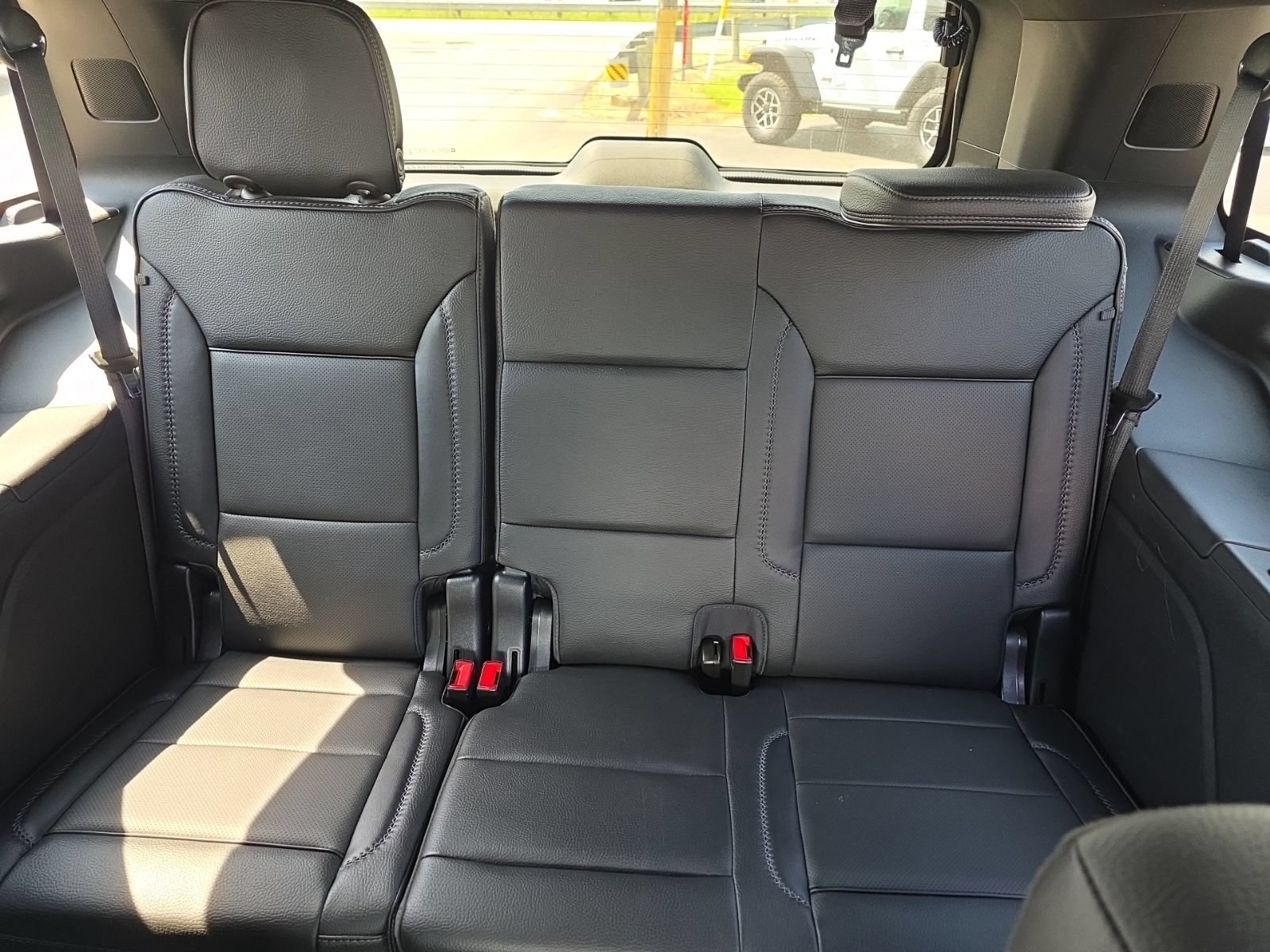 Used 2023 GMC Yukon Denali AWD/4WD image 10