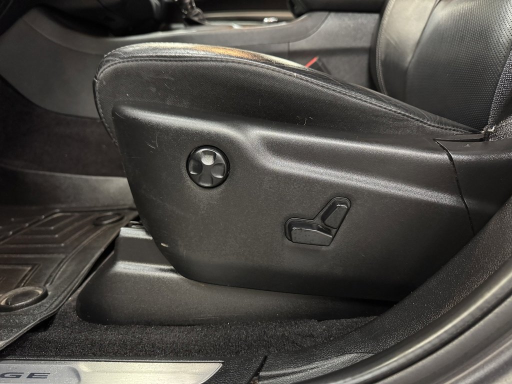 Used 2019 Dodge Durango R/T w/ Blacktop Package image 23