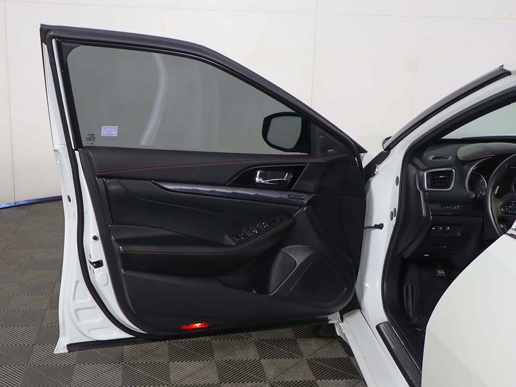 Used 2023 Nissan Maxima SR w/ Sport Mat Group FWD image 23