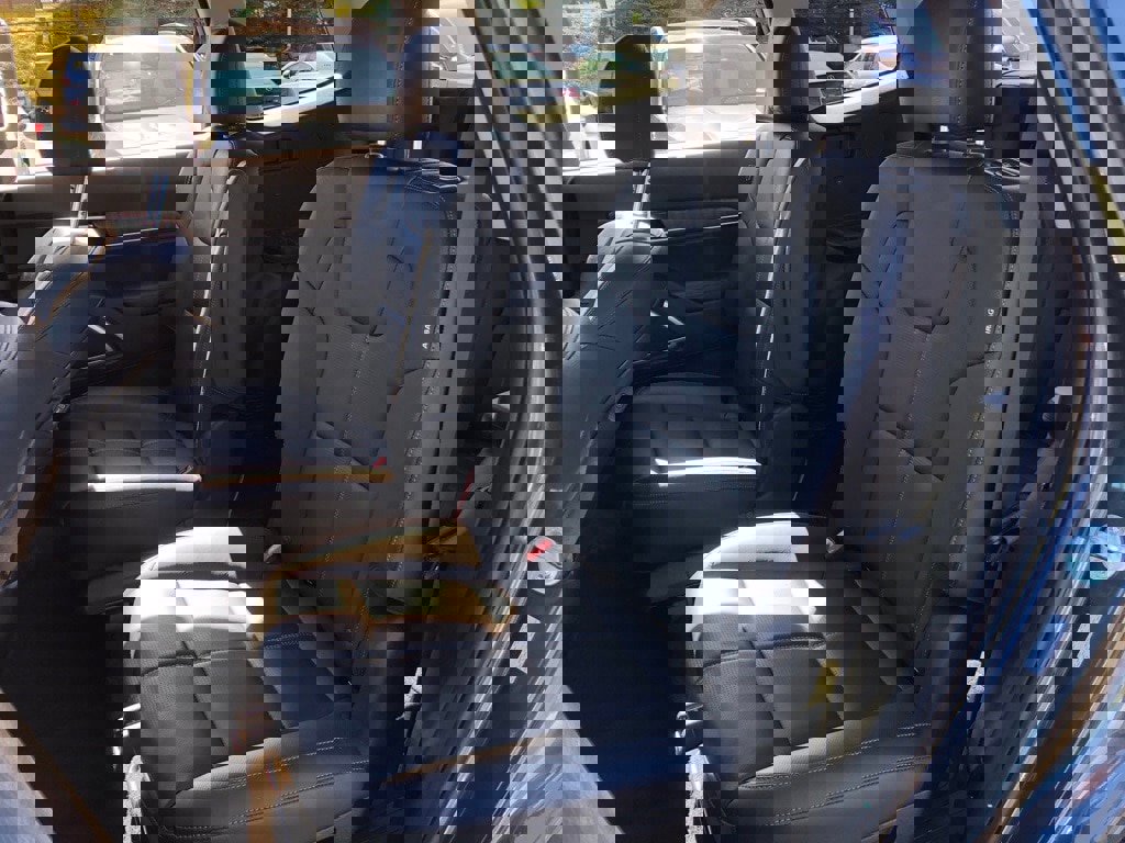 Used 2024 Kia Telluride EX w/ EX Captain's Chair Package image 36