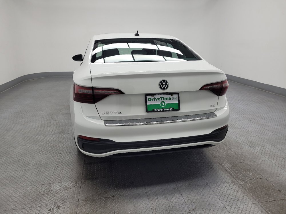 Used 2024 Volkswagen Jetta SE w/ Panoramic Sunroof Package image 6