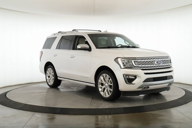 Used 2019 Ford Expedition Platinum image 2