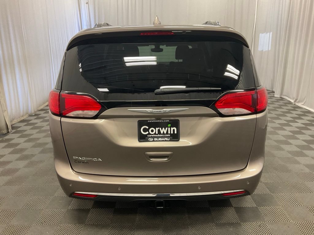 Used 2017 Chrysler Pacifica Touring-L Plus FWD image 8
