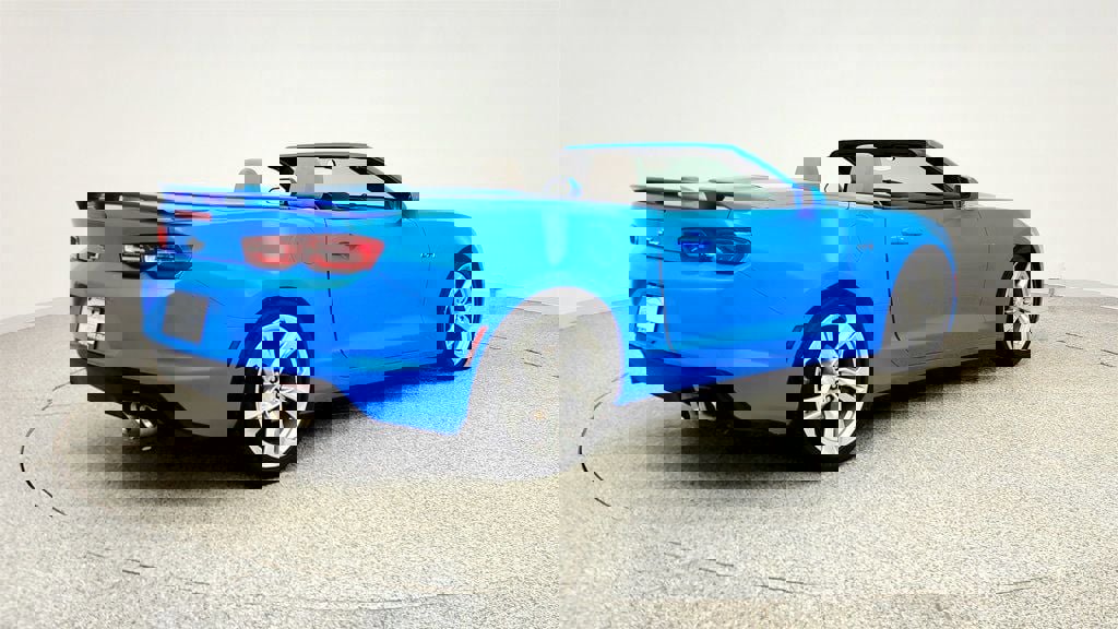 Used 2022 Chevrolet Camaro LT w/ Technology Package image 4