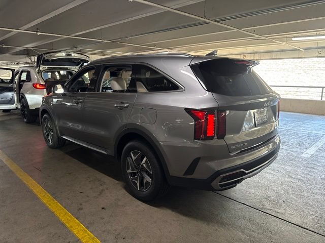 Certified 2023 Kia Sorento EX FWD image 5