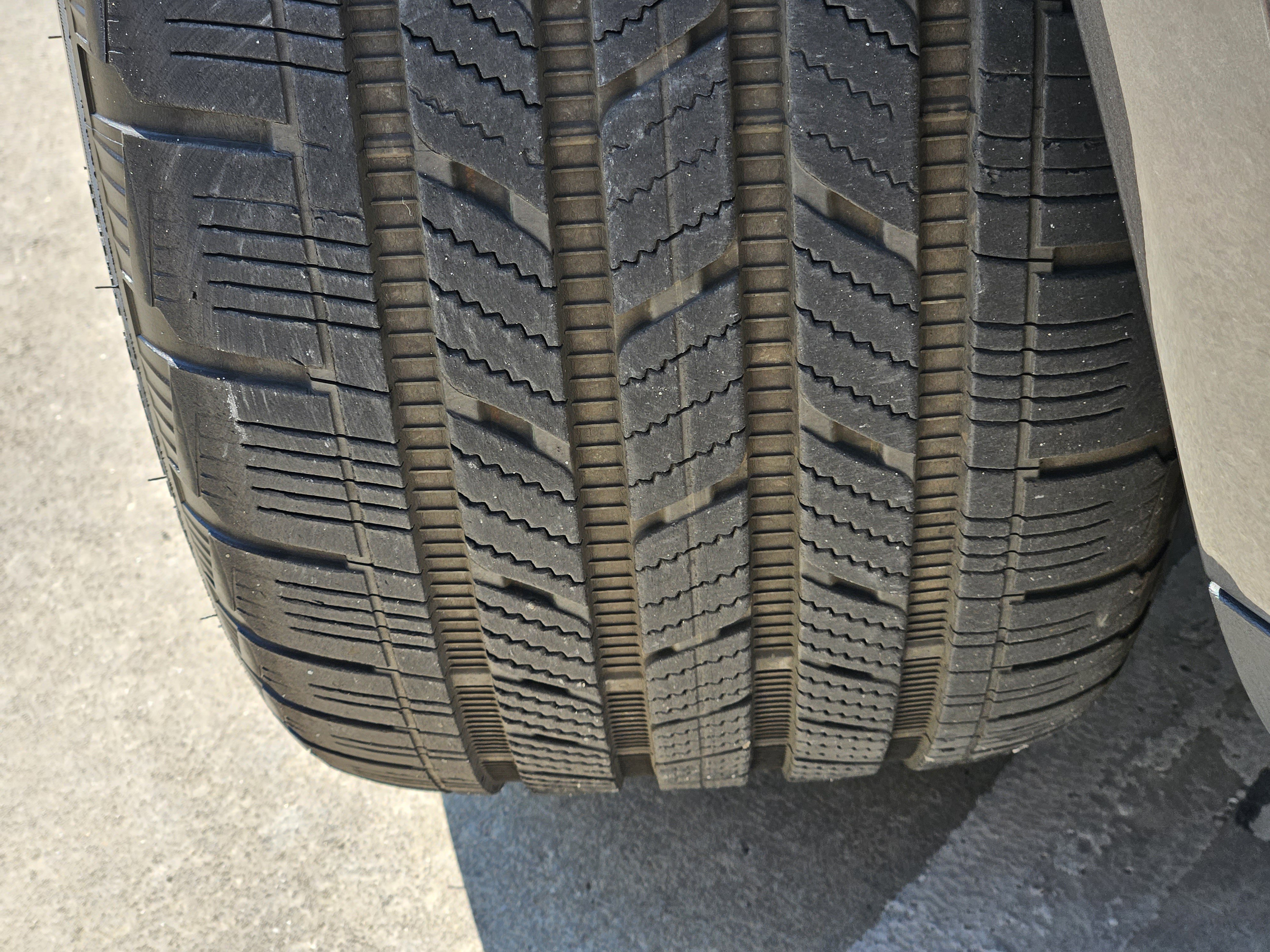 Certified 2025 Porsche Cayenne Coupe image 15