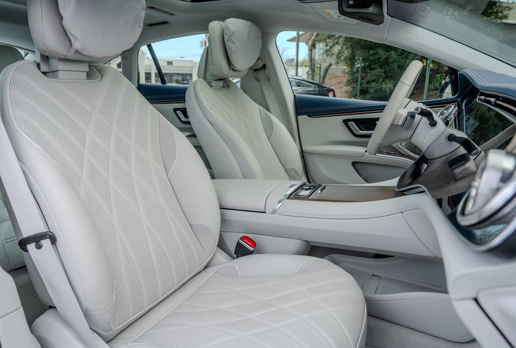 Used 2023 Mercedes-Benz EQS 580 4MATIC Sedan image 31