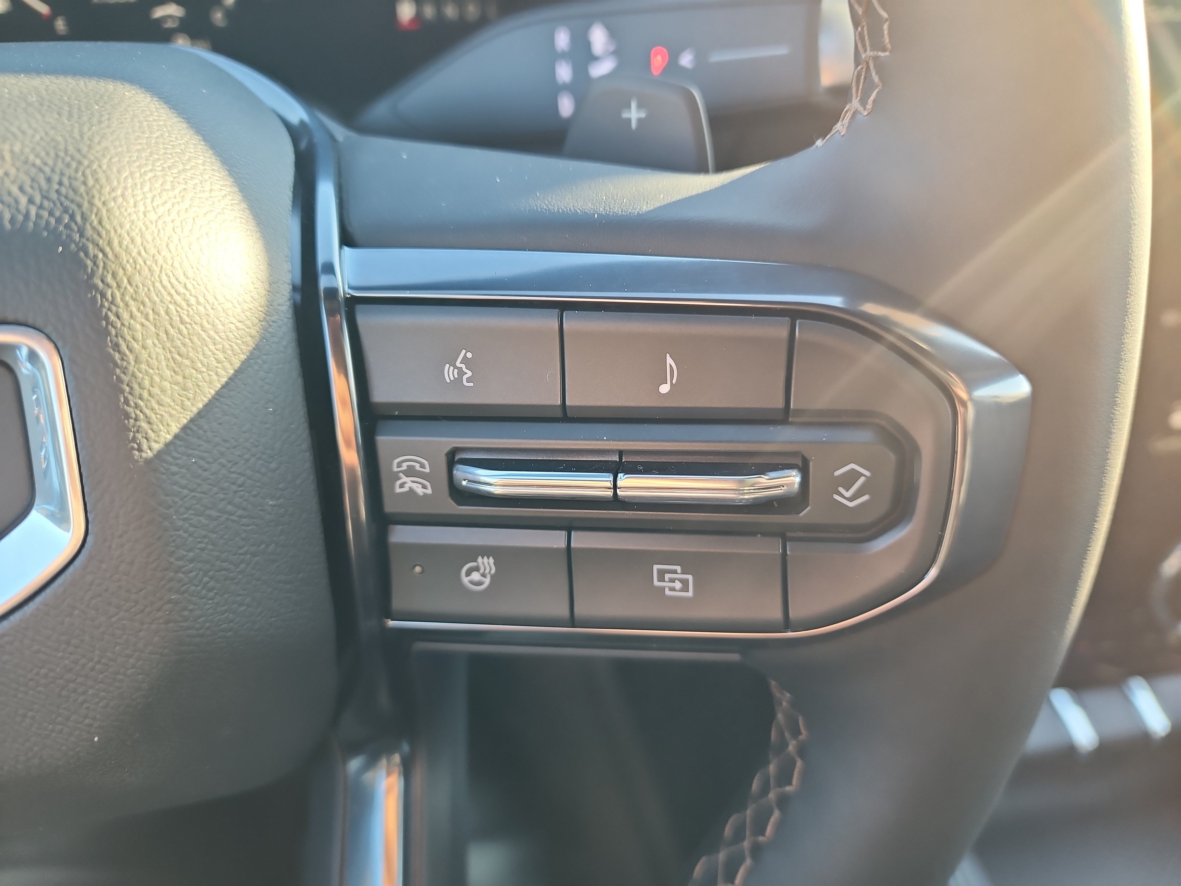 New 2026 GMC Terrain AT4 w/ Technology Package II AWD/4WD image 19