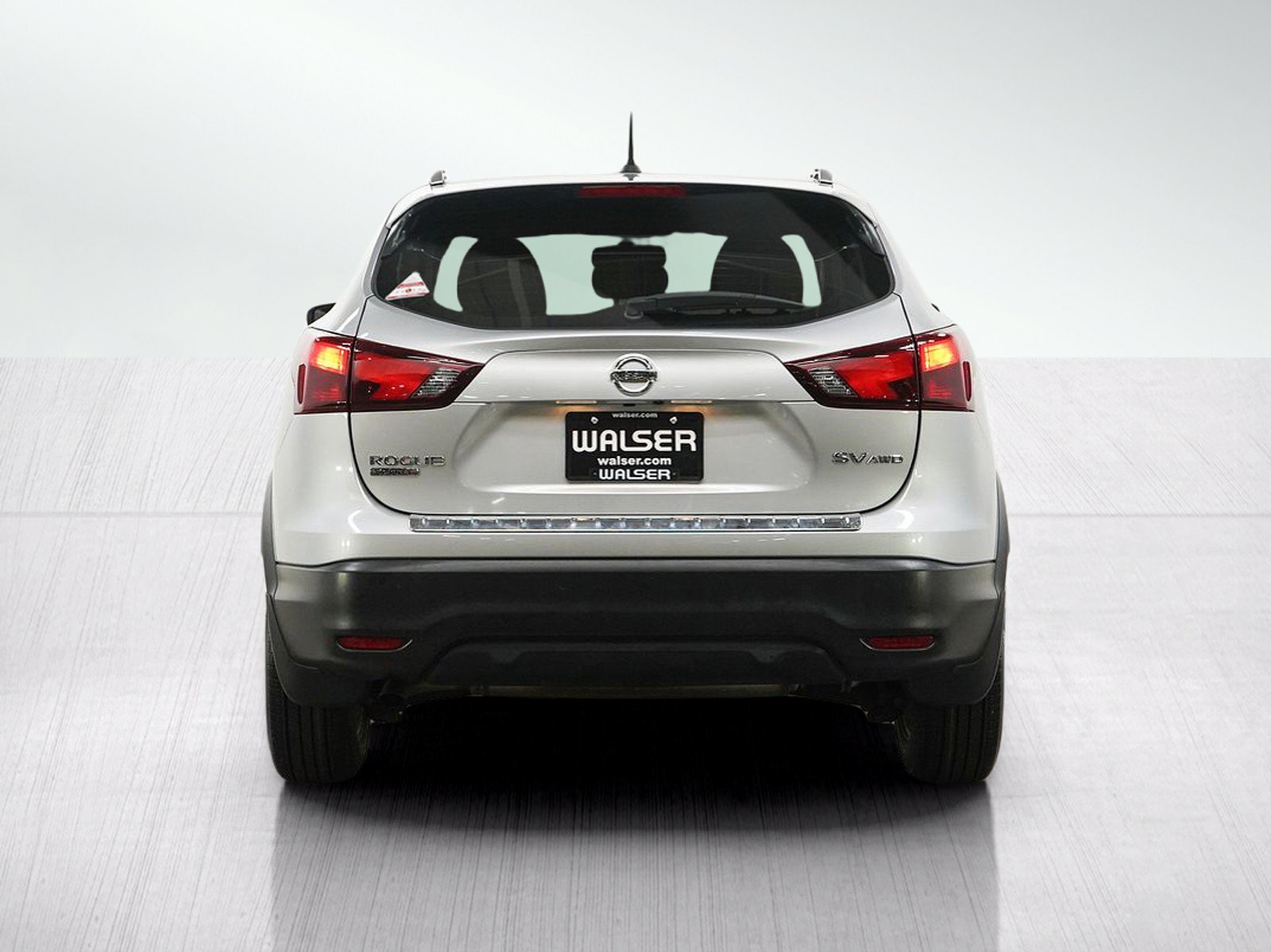 Used 2017 Nissan Rogue Sport SV AWD/4WD image 4