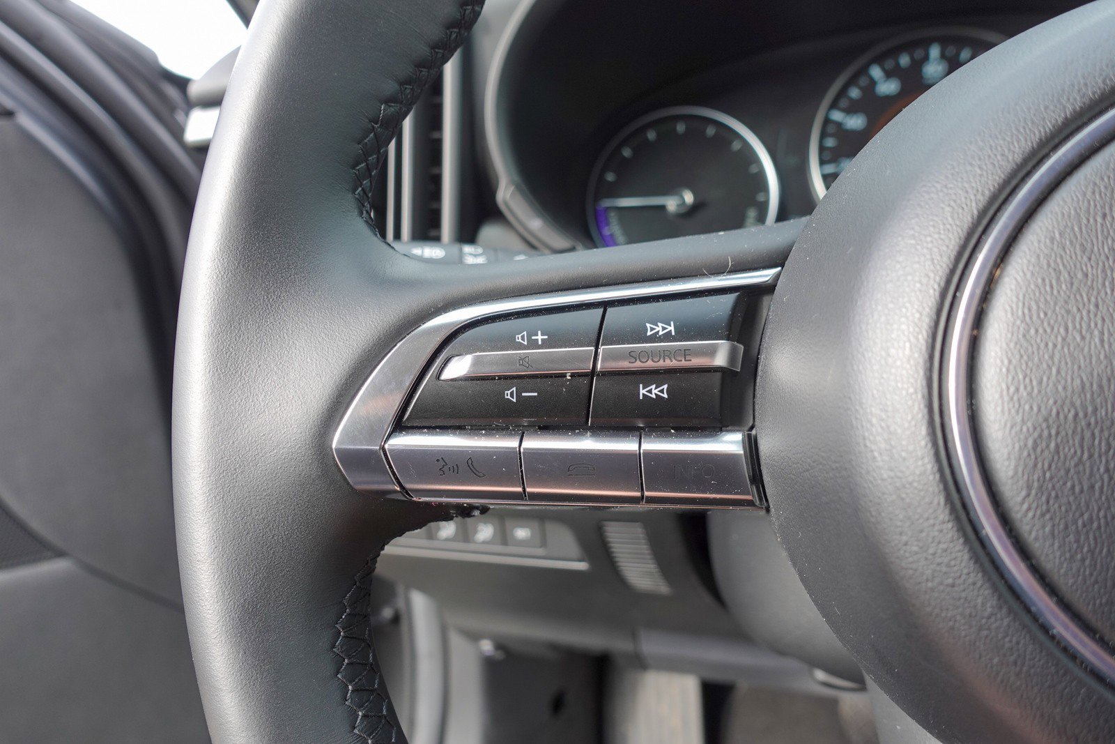 Certified 2025 MAZDA CX-50 2.5 Hybrid w/ Premium Plus Pkg image 15