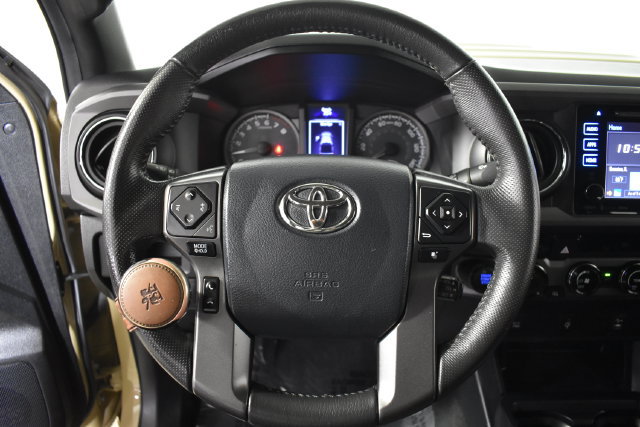 Used 2017 Toyota Tacoma TRD Sport w/ Tow Package (A/T) AWD/4WD image 14