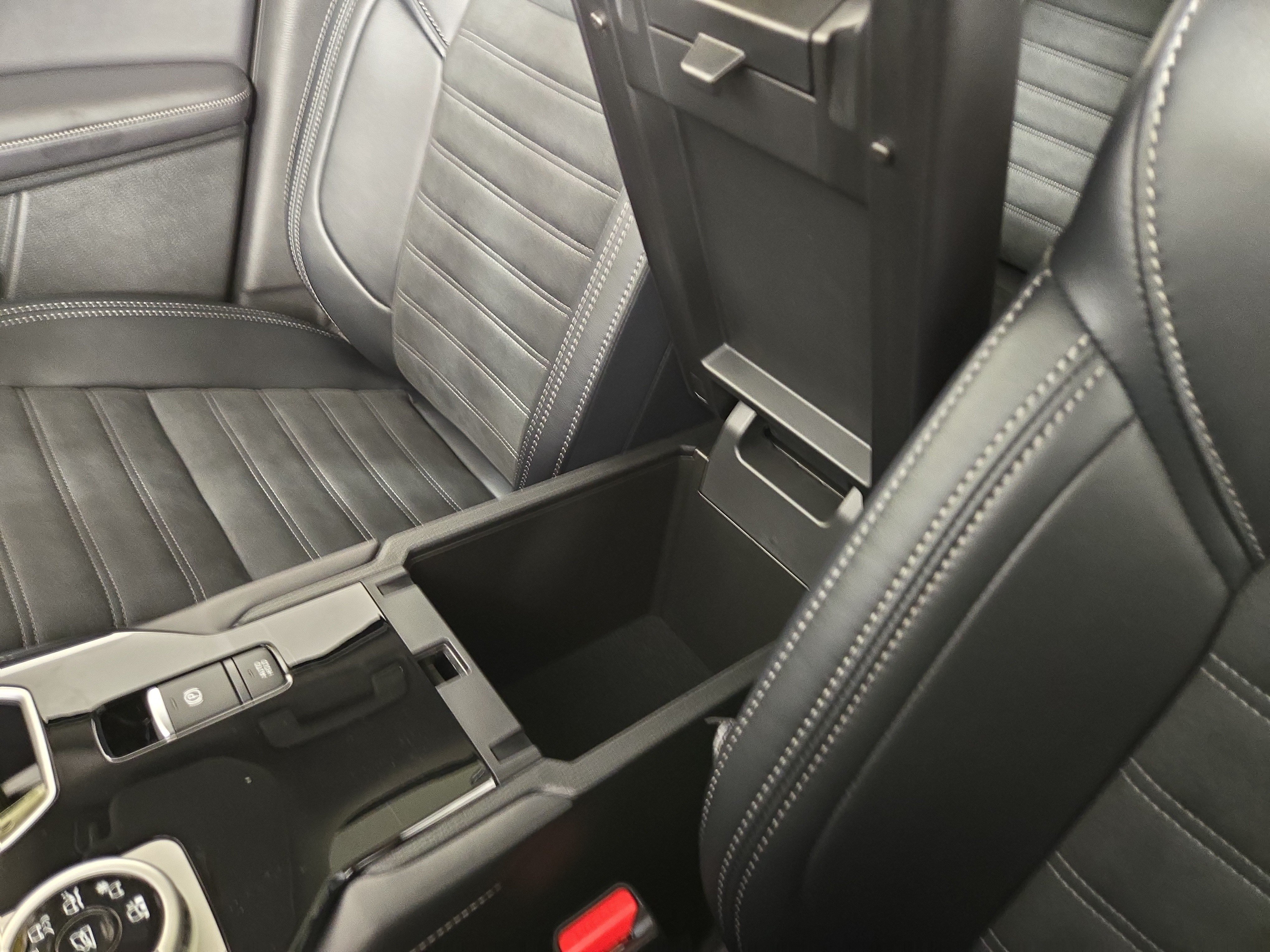 New 2026 Mitsubishi Outlander AWD image 29