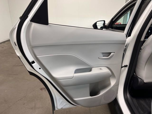 Used 2024 Hyundai Kona SEL w/ Convenience Package image 16