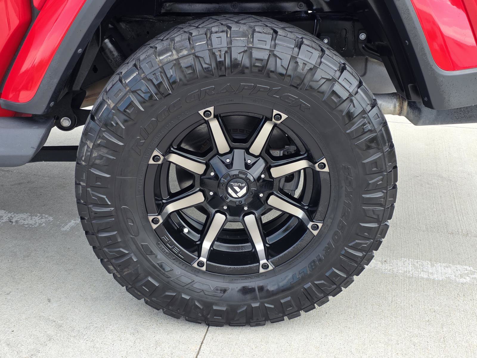 Used 2020 Jeep Gladiator Overland AWD/4WD image 9