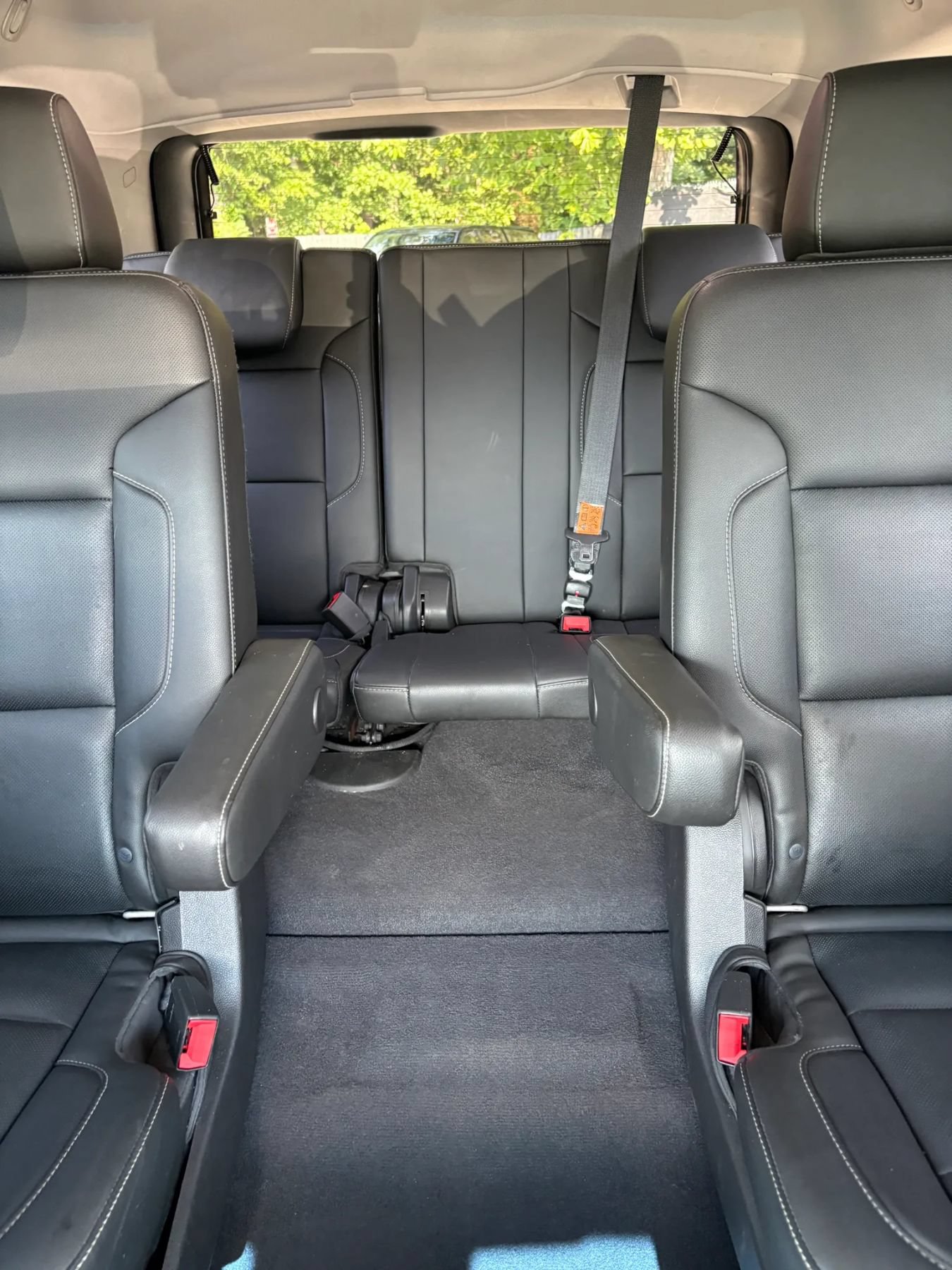 Used 2019 Chevrolet Tahoe Premier w/ RST 6.2L Performance Edition AWD/4WD image 17