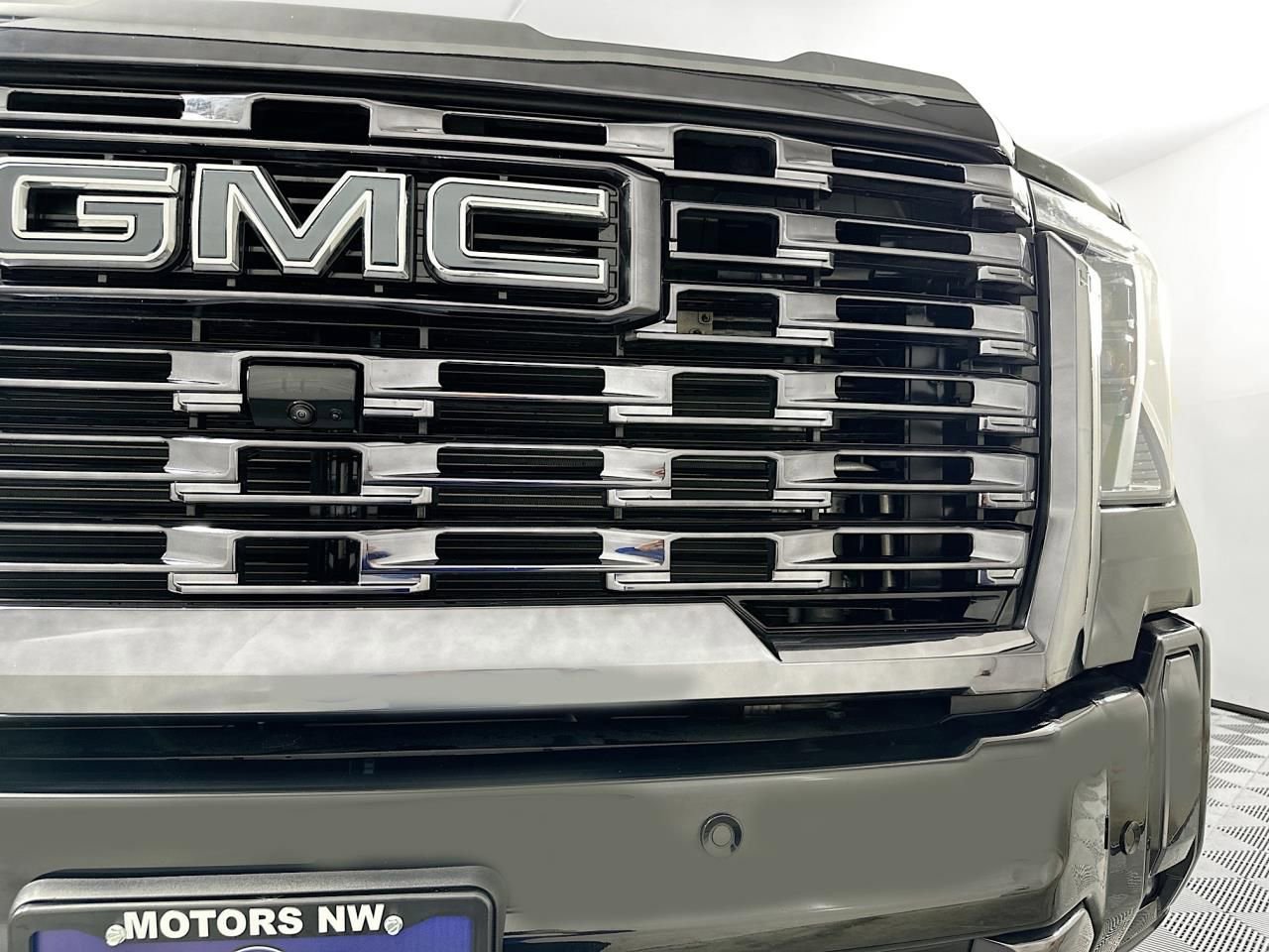Used 2024 GMC Sierra 3500 Denali Ultimate image 5