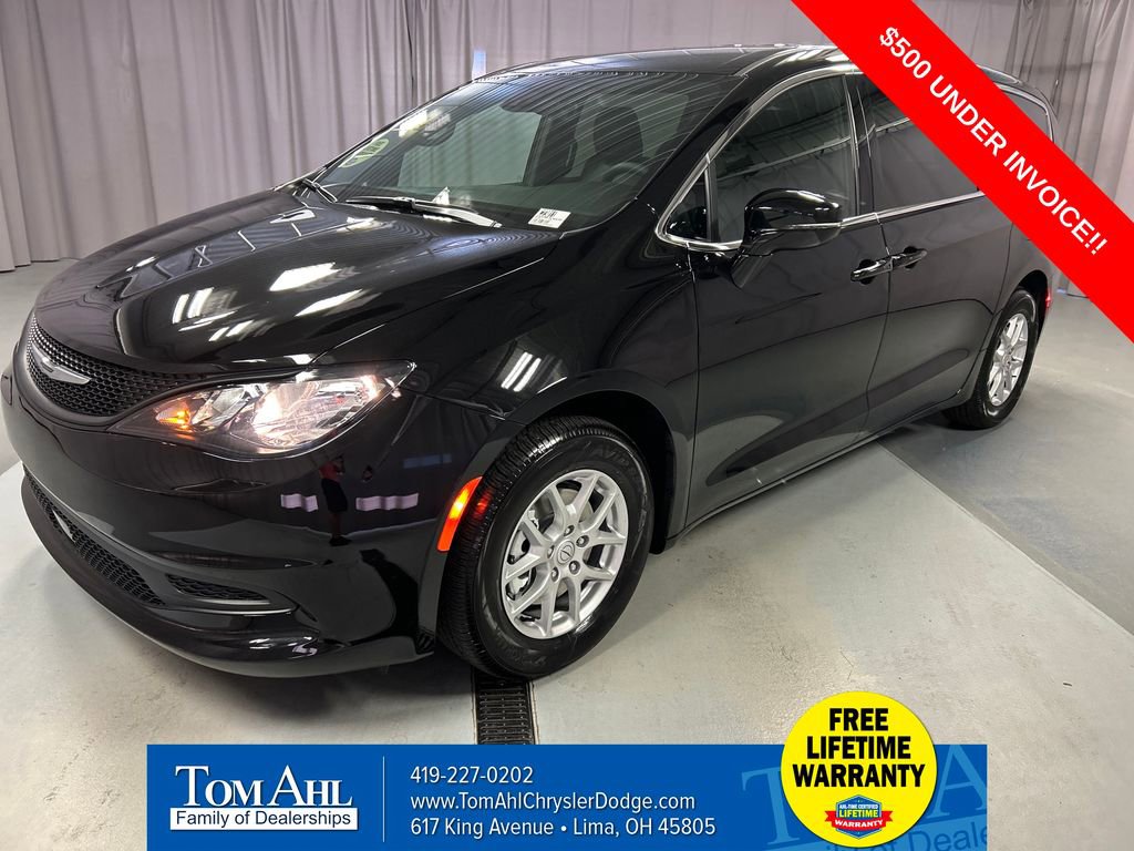 New 2026 Chrysler Voyager LX image 3