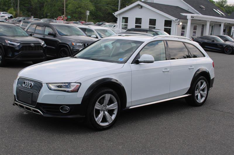 Used 2016 Audi A4 Premium w/ Audi MMI Navigation Plus AWD/4WD image 3