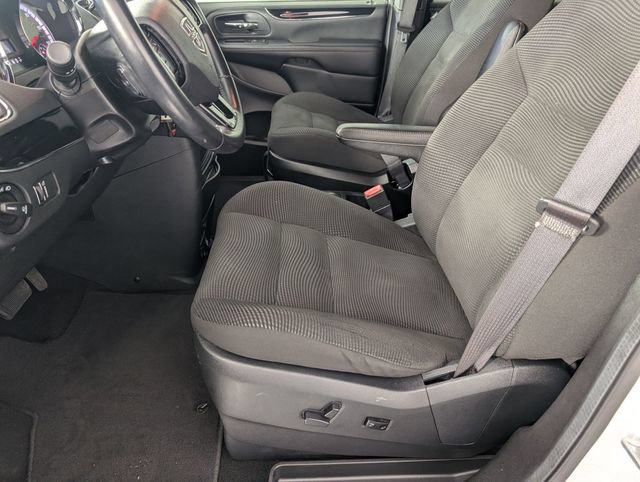 Used 2020 Dodge Grand Caravan SE FWD image 12