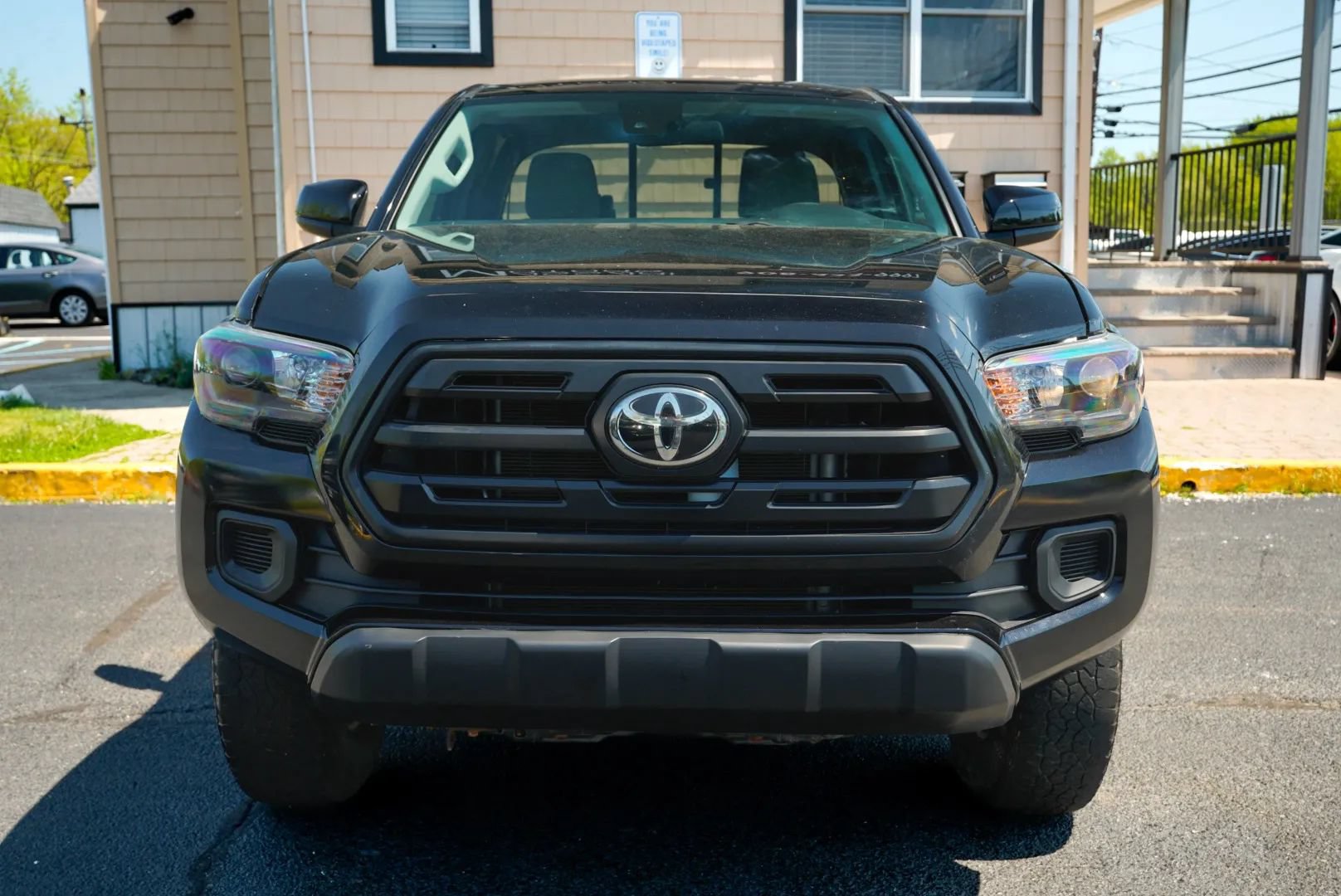 Used 2019 Toyota Tacoma SR w/ SR Convenience Package AWD/4WD image 2