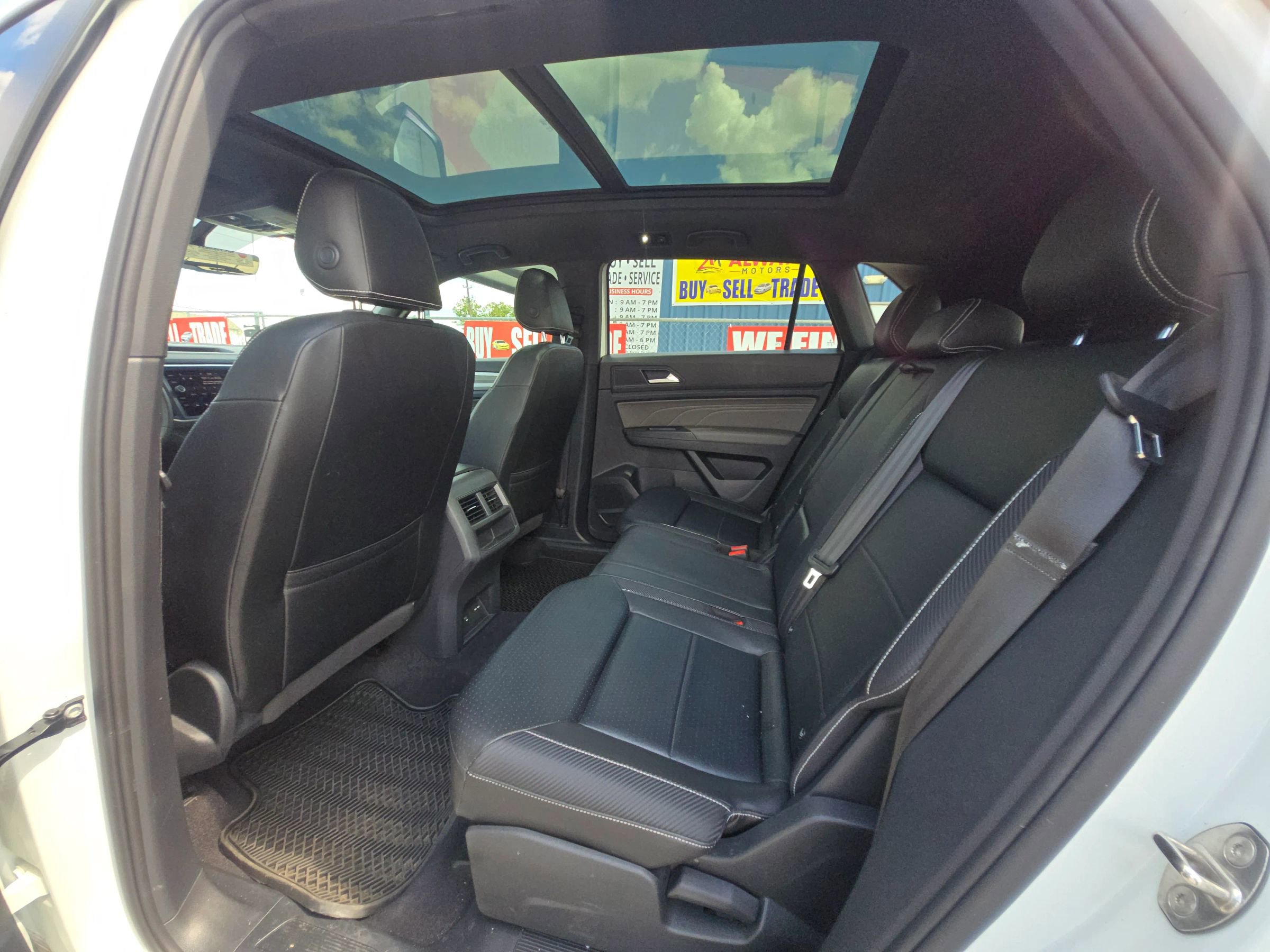 Used 2021 Volkswagen Atlas Cross Sport SE w/ Panoramic Sunroof Package image 22