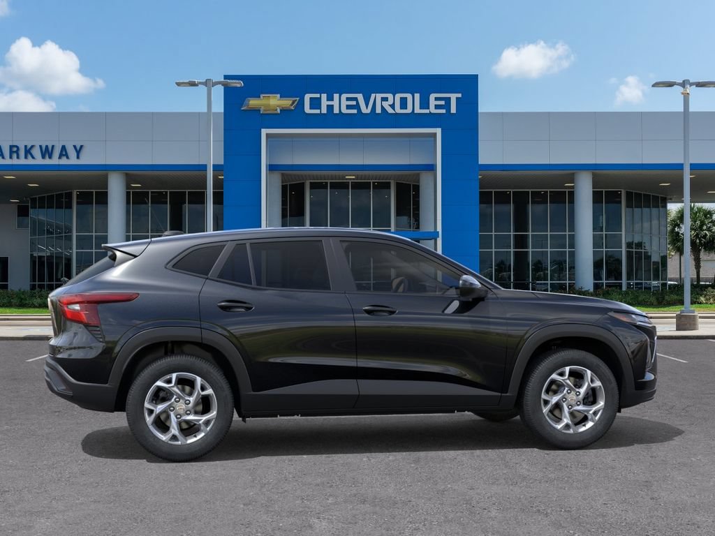New 2026 Chevrolet Trax LS w/ LS Convenience Package FWD image 5