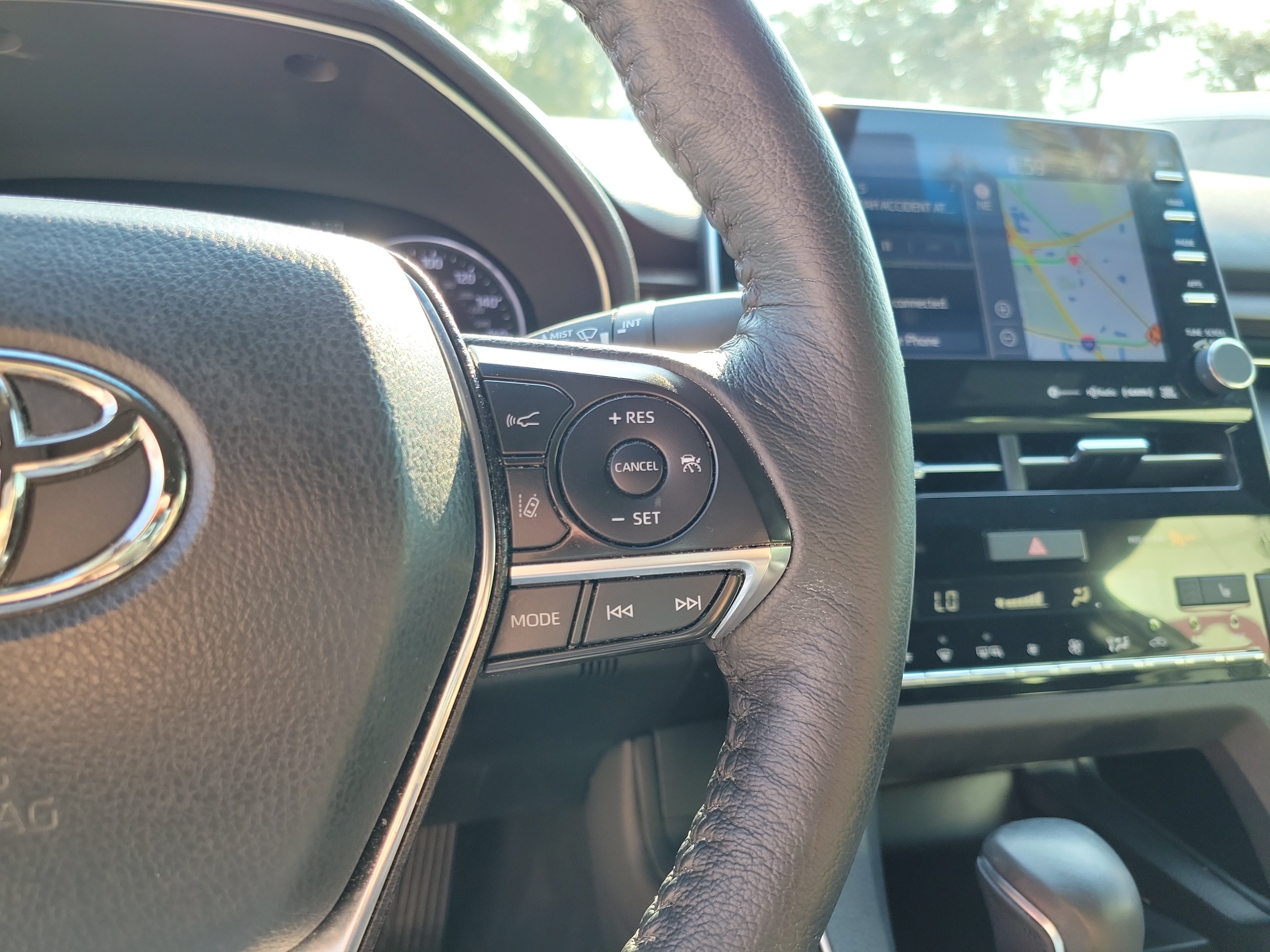 Used 2021 Toyota Avalon XLE w/ Moonroof Package FWD image 18