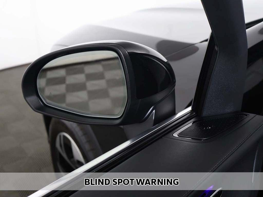 Used 2025 Mercedes-Benz GLC 350e 4MATIC image 6