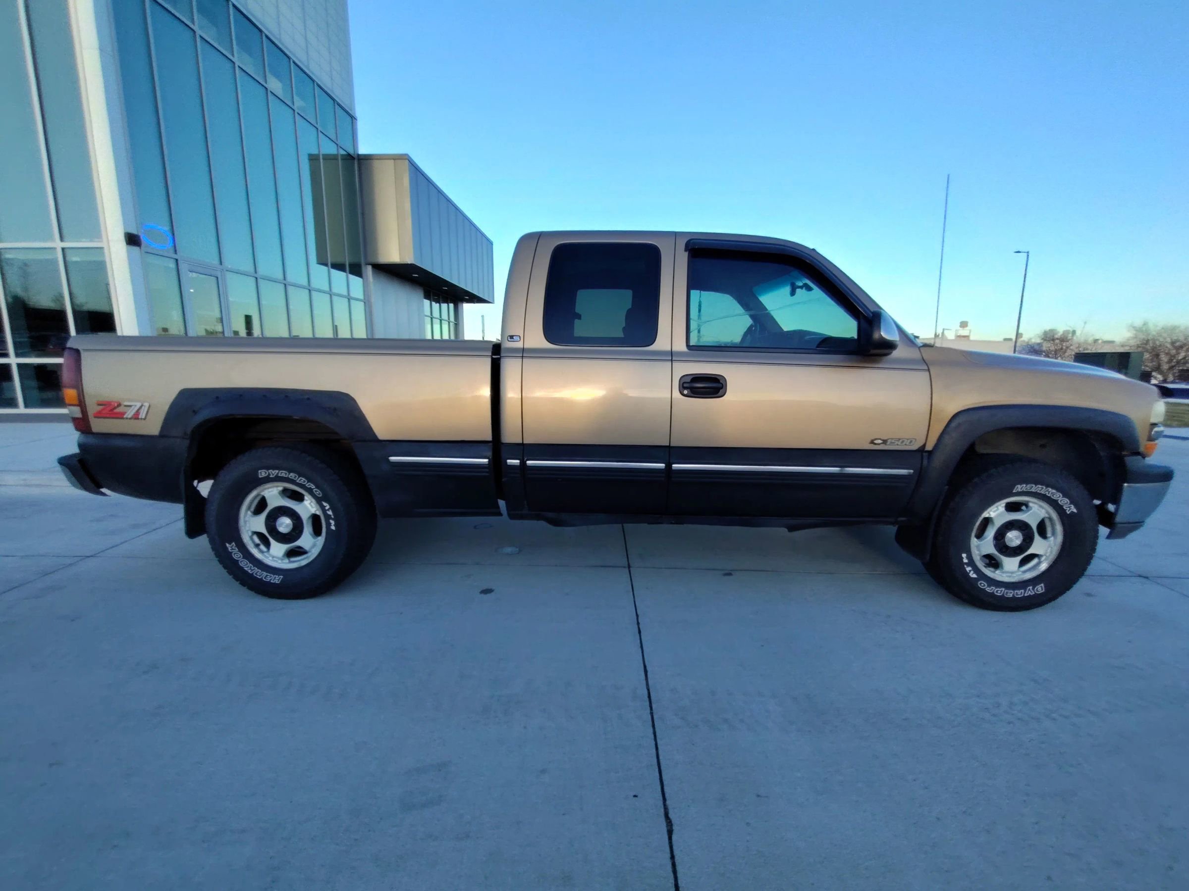 Used 1999 Chevrolet Silverado 1500 LS w/ Off-Road Chassis Pkg image 2