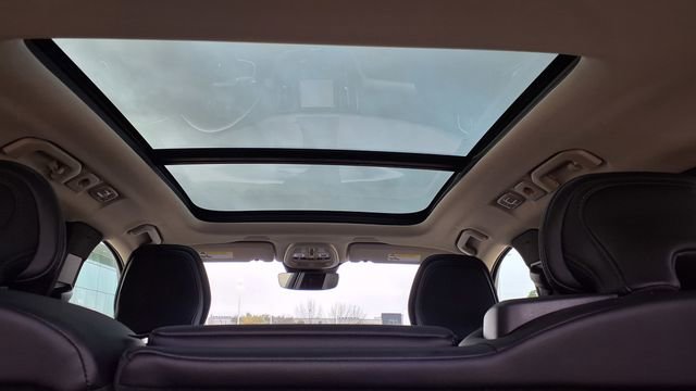 Used 2025 Volvo XC60 B5 Core image 24