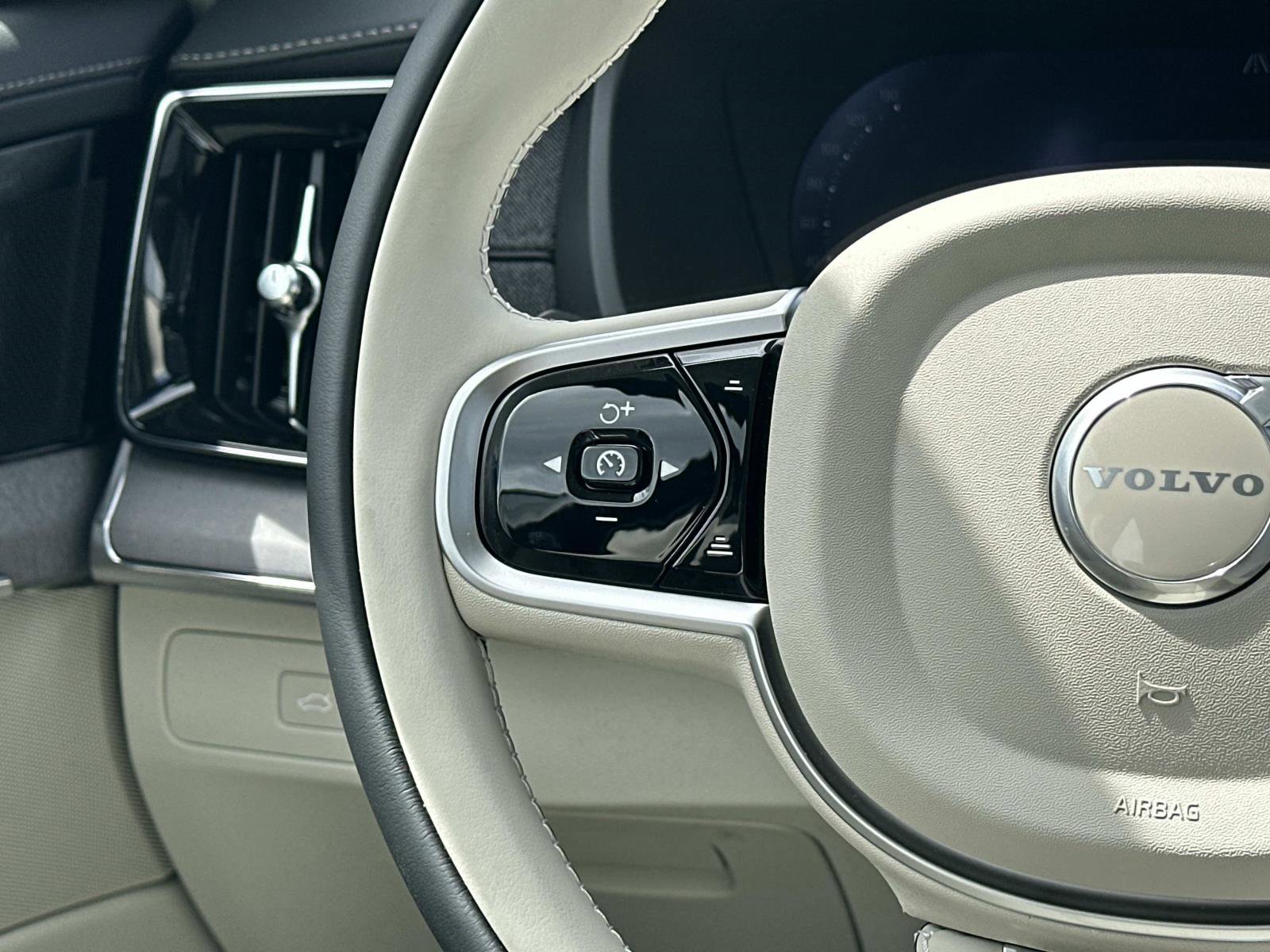 New 2026 Volvo XC90 B6 Ultra AWD/4WD image 8