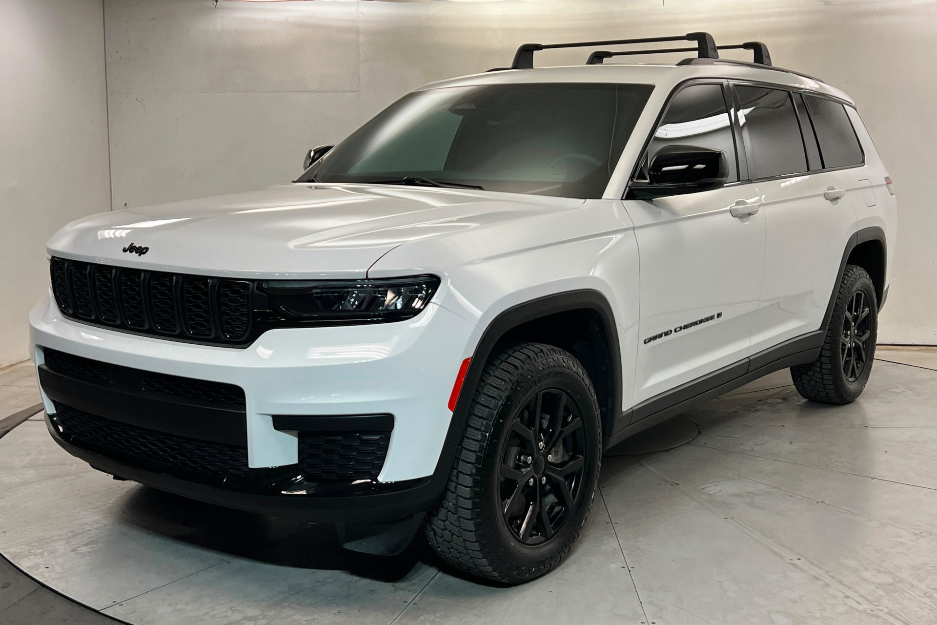 Certified 2024 Jeep Grand Cherokee L Laredo AWD/4WD image 1