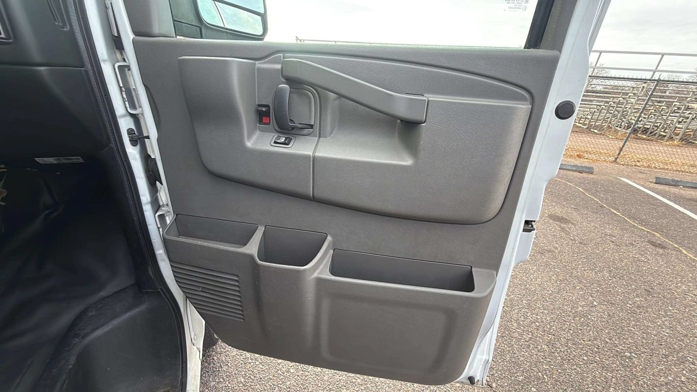 Used 2018 Chevrolet Express 2500 LS w/ Driver Convenience Package RWD image 15
