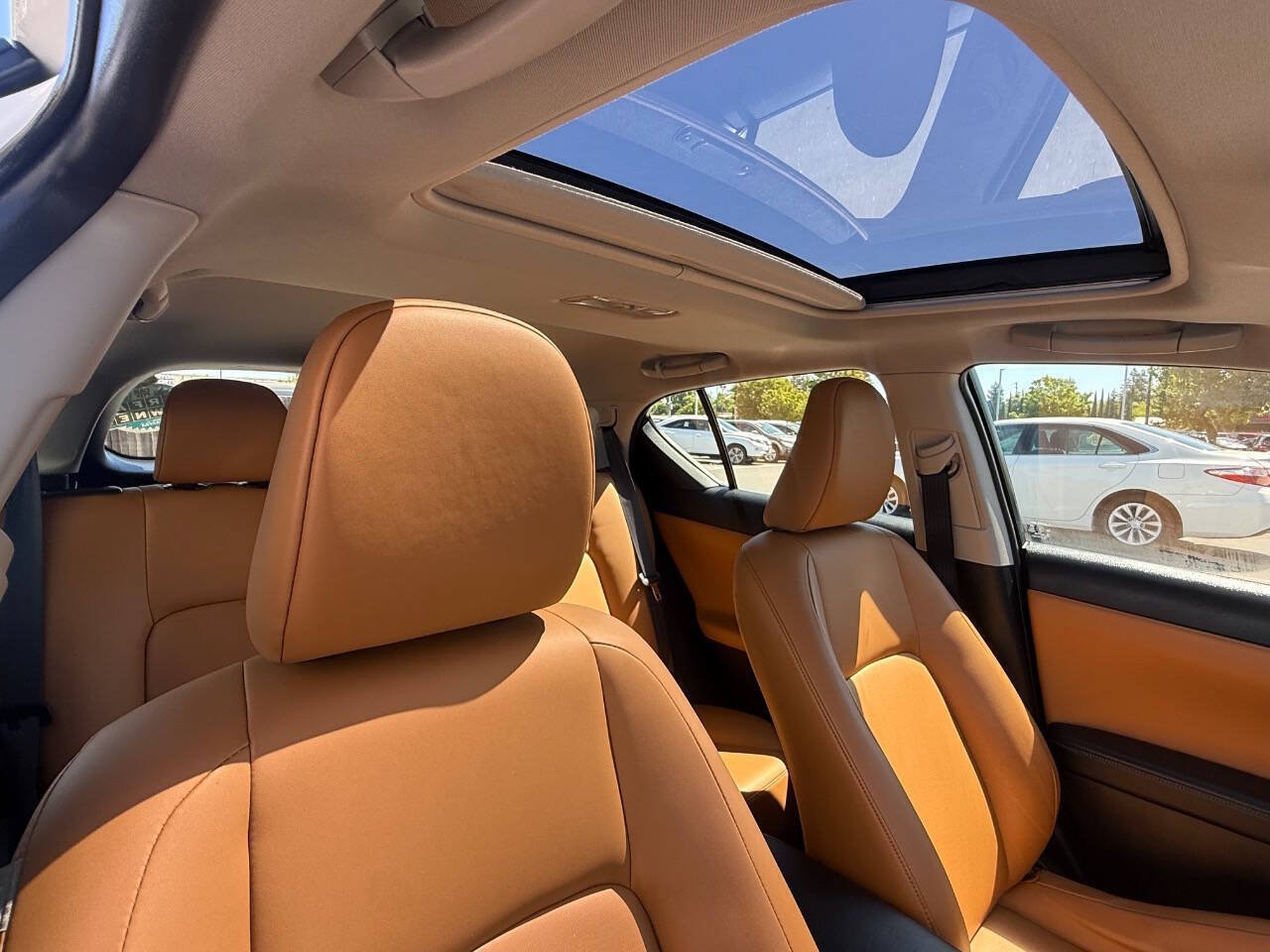 Used 2013 Lexus CT 200h FWD image 19