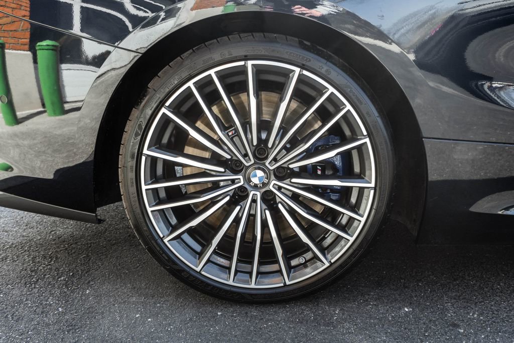 Used 2022 BMW M850i xDrive Coupe w/ M Carbon Exterior Package AWD/4WD image 29