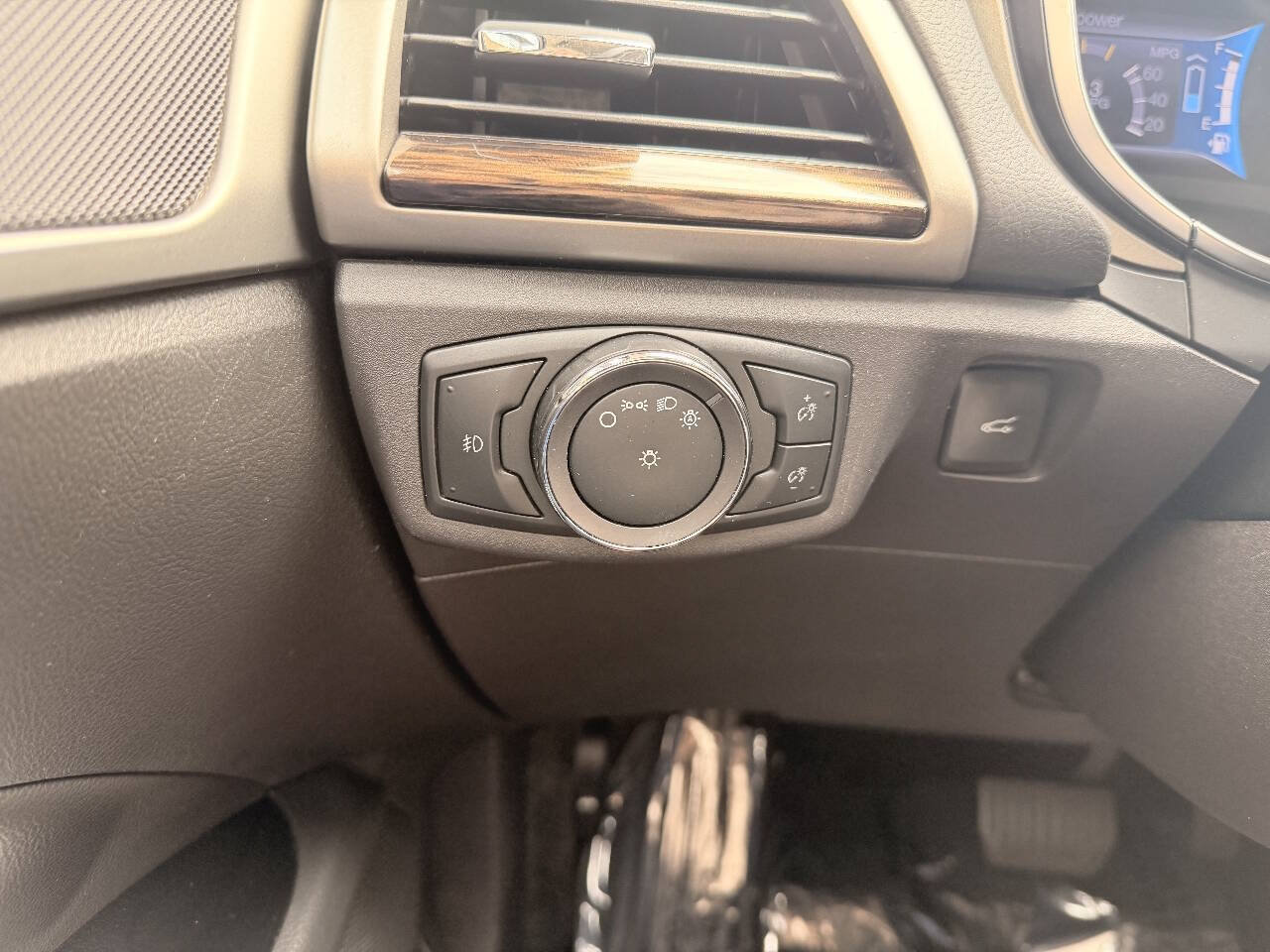 Used 2014 Ford Fusion Energi SE w/ Driver Assist Package FWD image 24