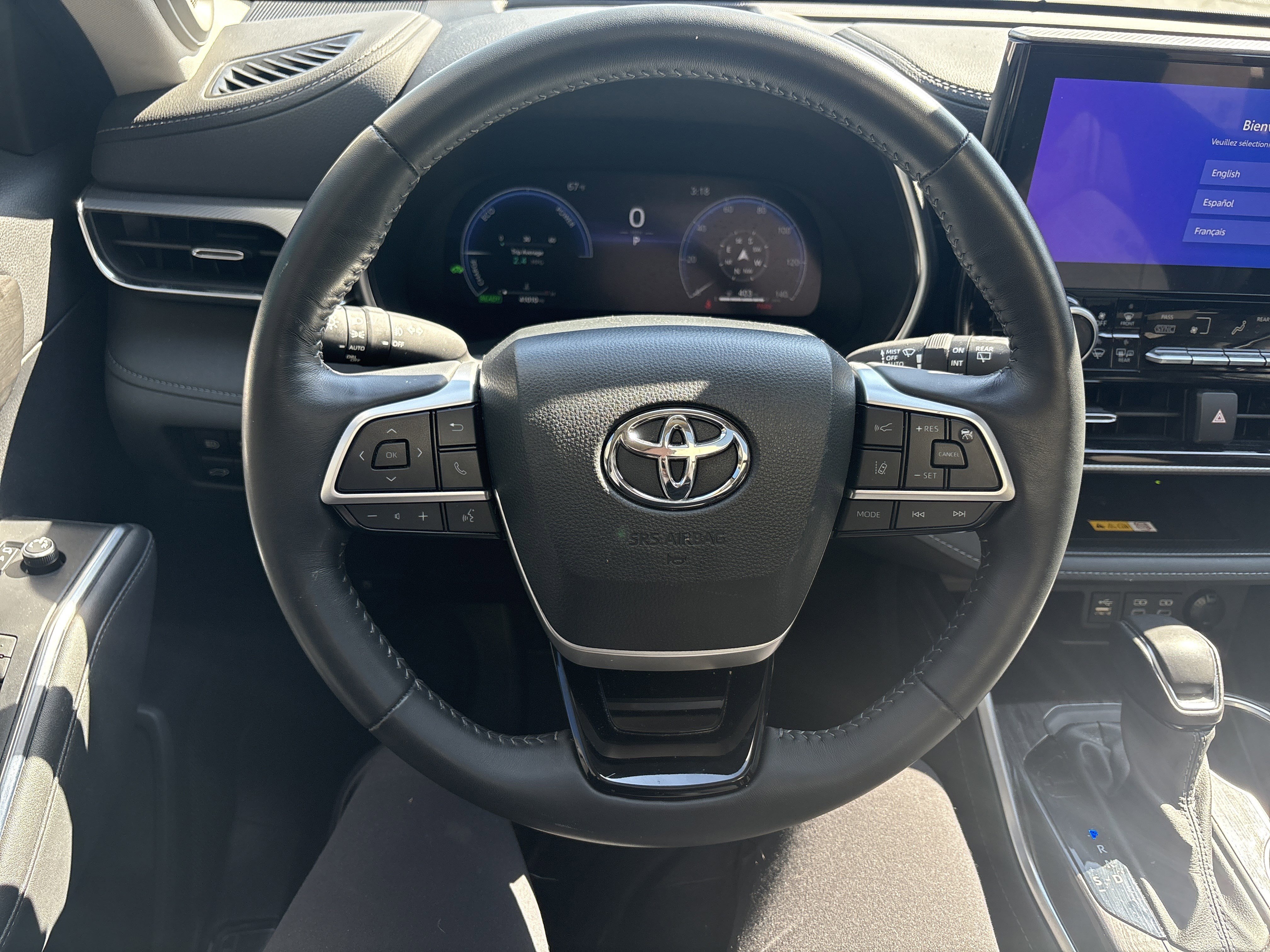 Used 2024 Toyota Highlander Platinum image 18