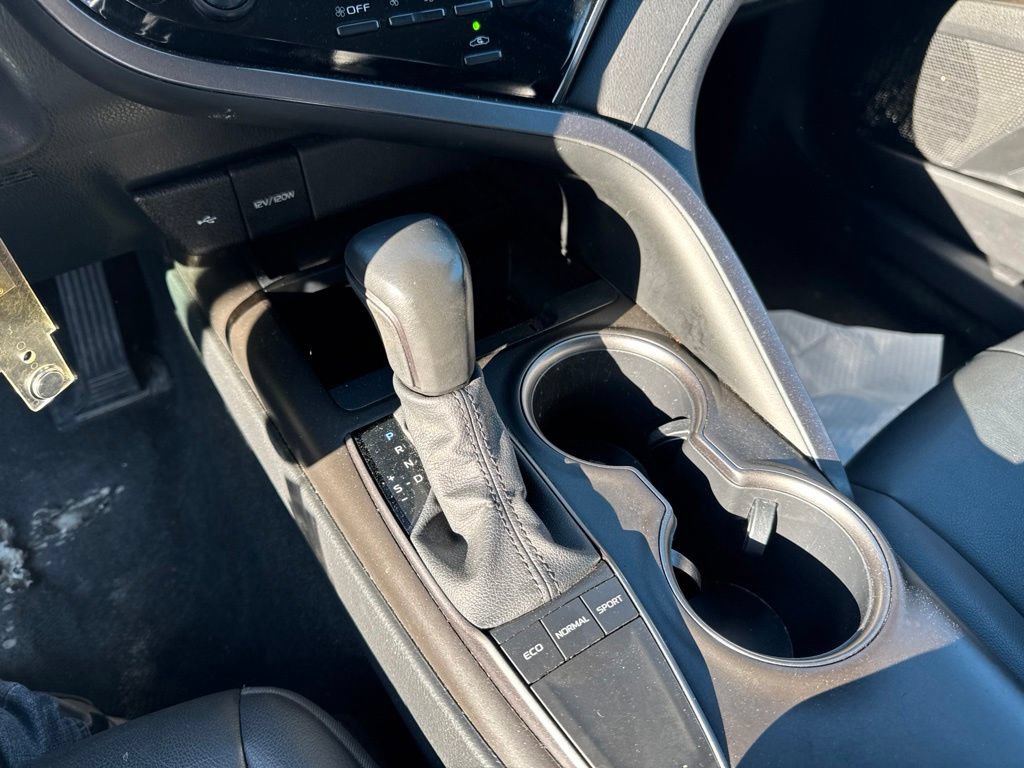 Used 2023 Toyota Camry SE FWD image 7