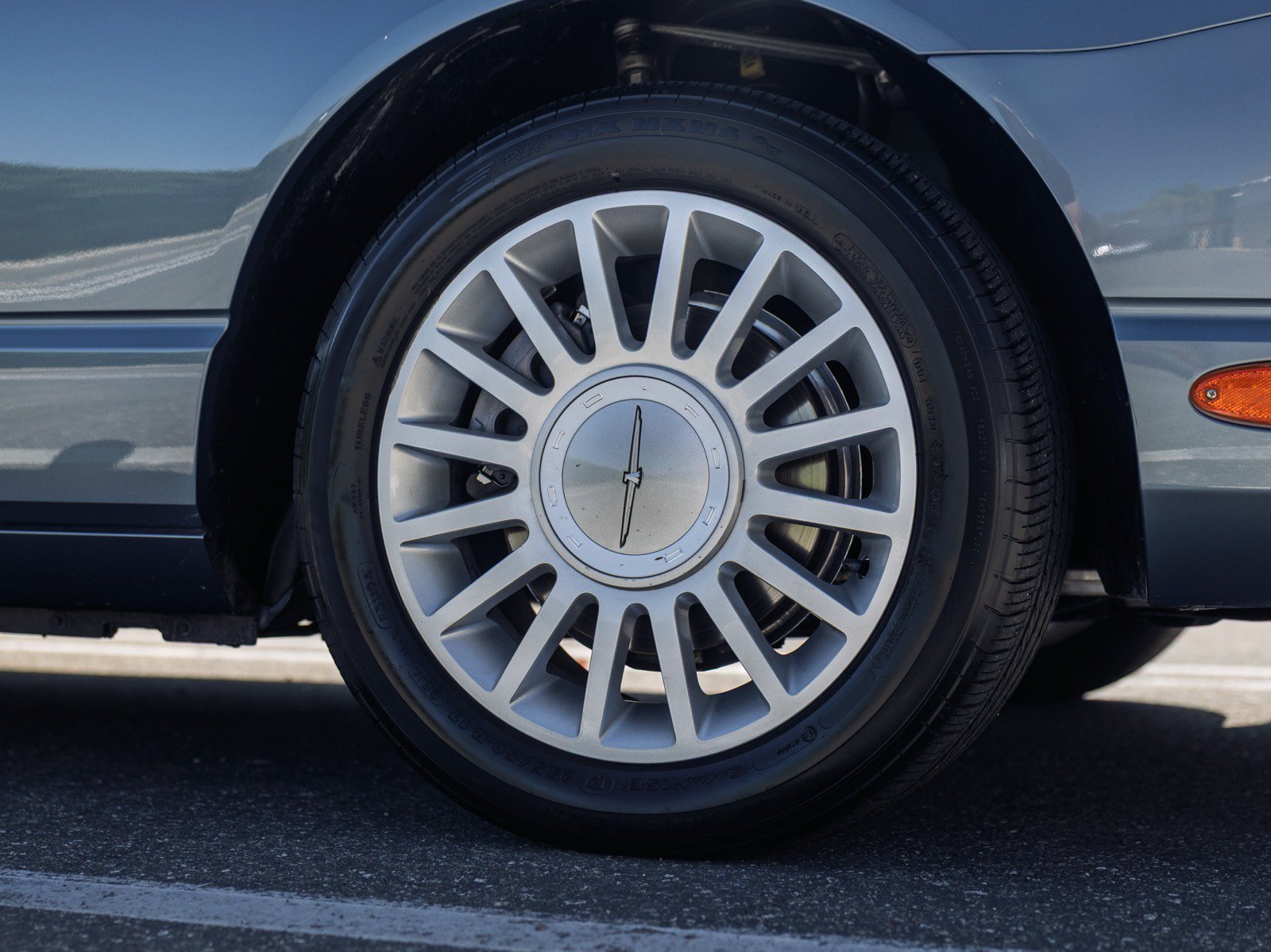 Used 2005 Ford Thunderbird RWD image 13
